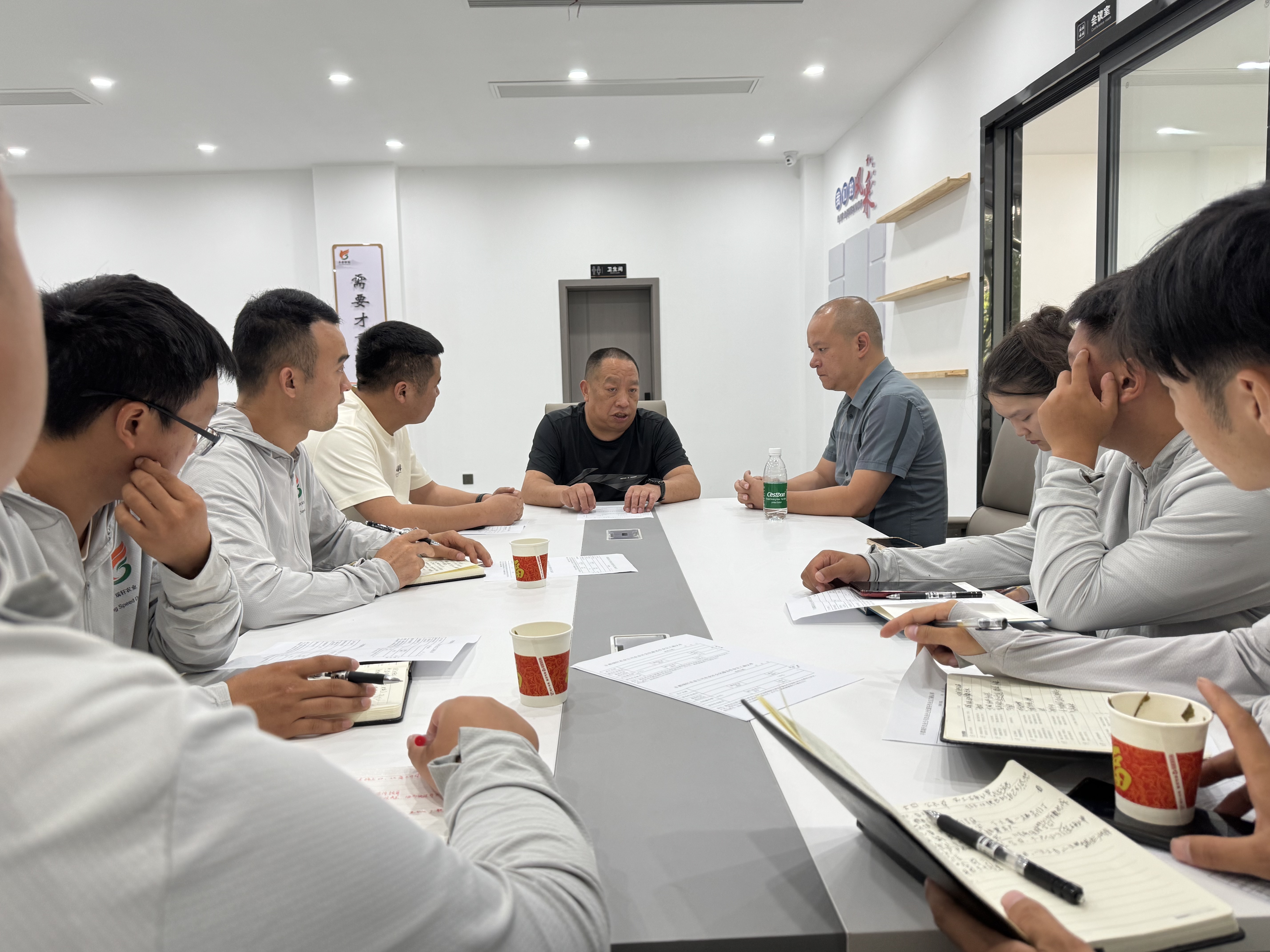 8.7杨华主任赴瑞轩公司调研工作.jpg 新球体育