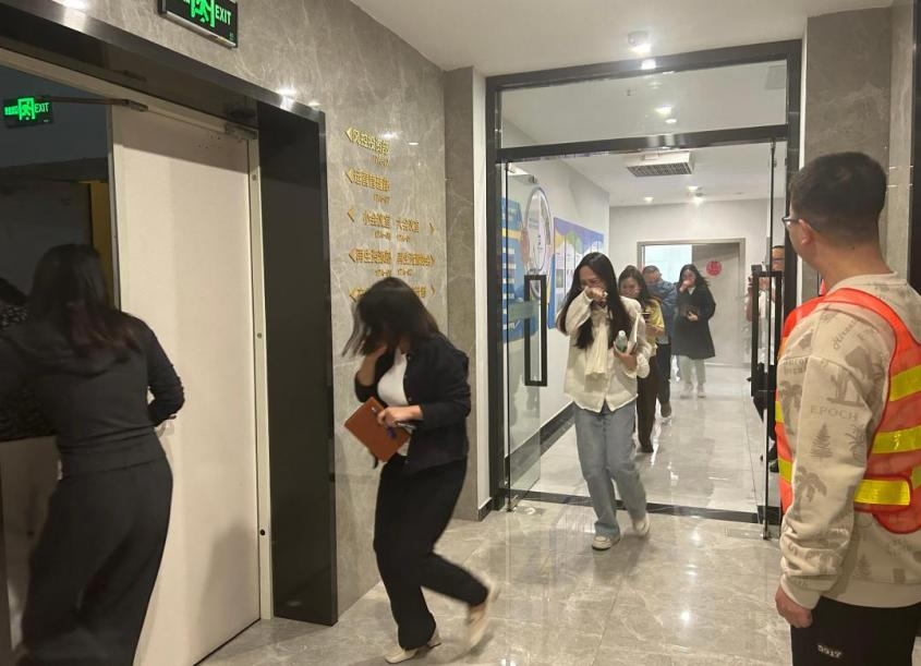 消防2png.png 新球体育